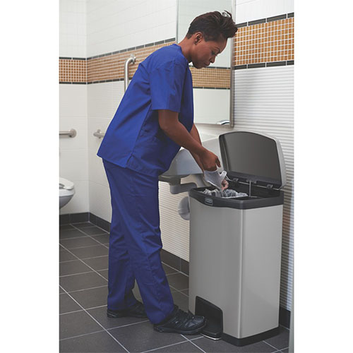 Container Slim Jim Step-On/Front Step 90 L, inox/negru, Rubbermaid