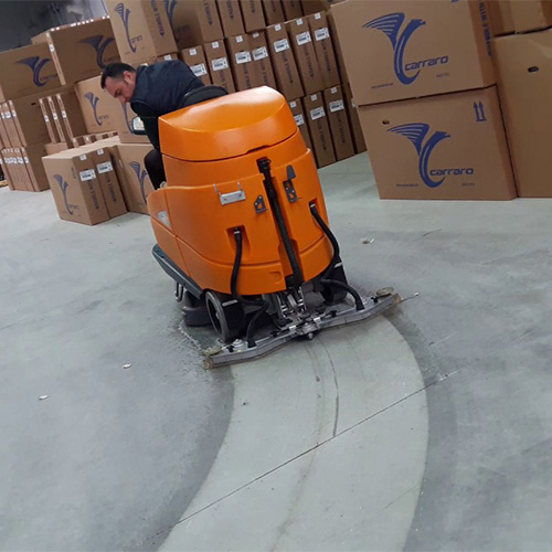 Swingo 4000 - Echipament de spalat-aspirat, Taski