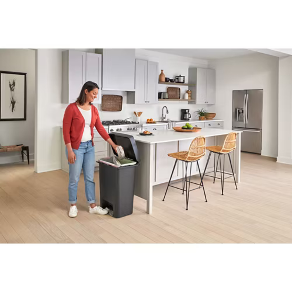 Coș de gunoi de mare capacitate, tip step-on, Rubbermaid